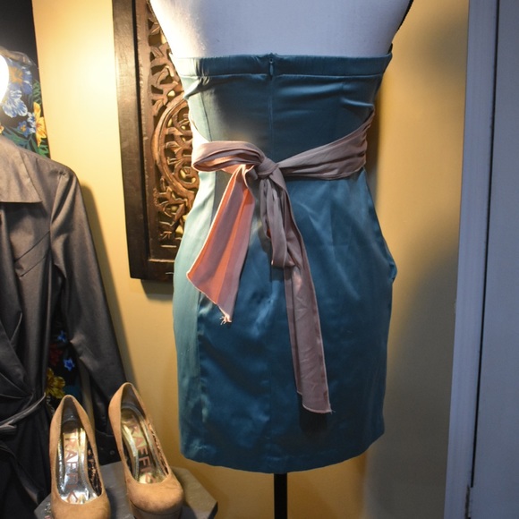 Casual / Cocktail Dress - Picture 2 of 7